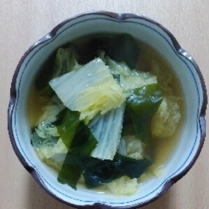 白菜とわかめのコンソメスープ